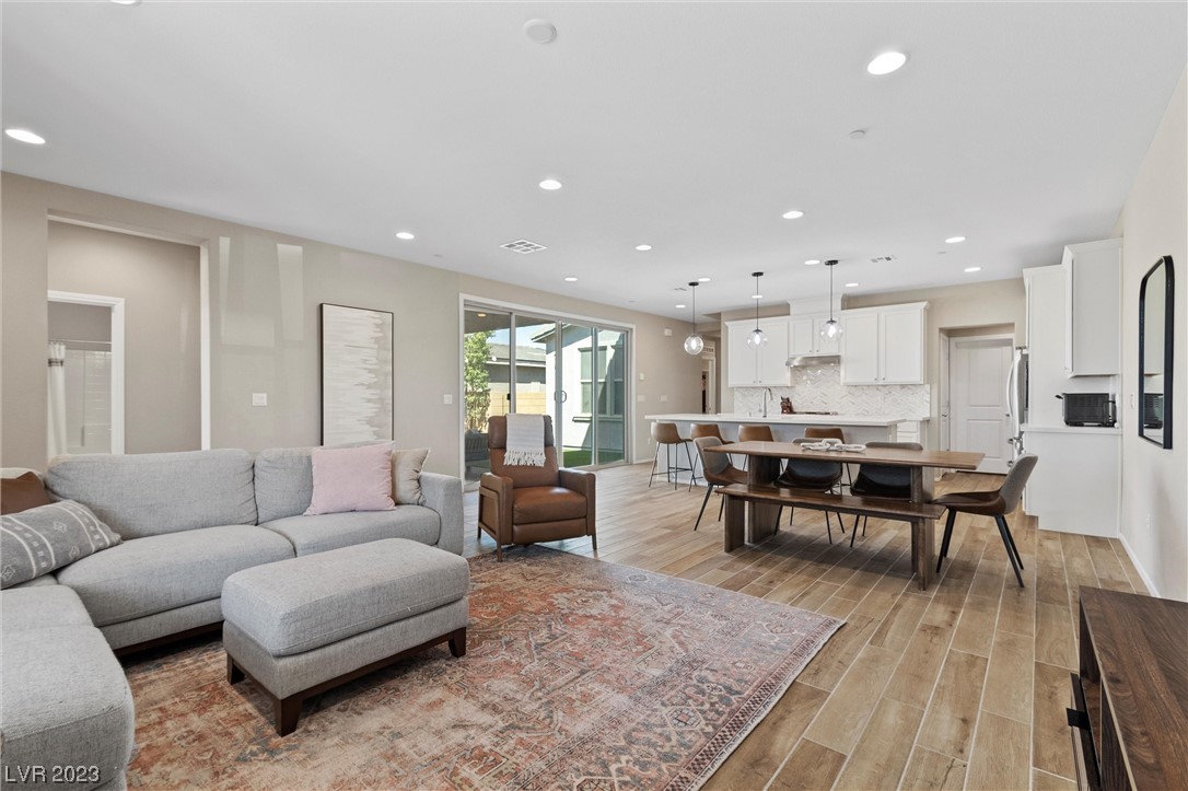 948 East Sunset Road Henderson, NV 89011 - Photo 3 of 70 Gallery Image 3
