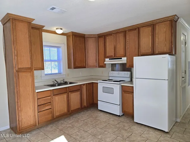 $1,200 | 2079 Pine Hill Road, Kiln, MS 39556