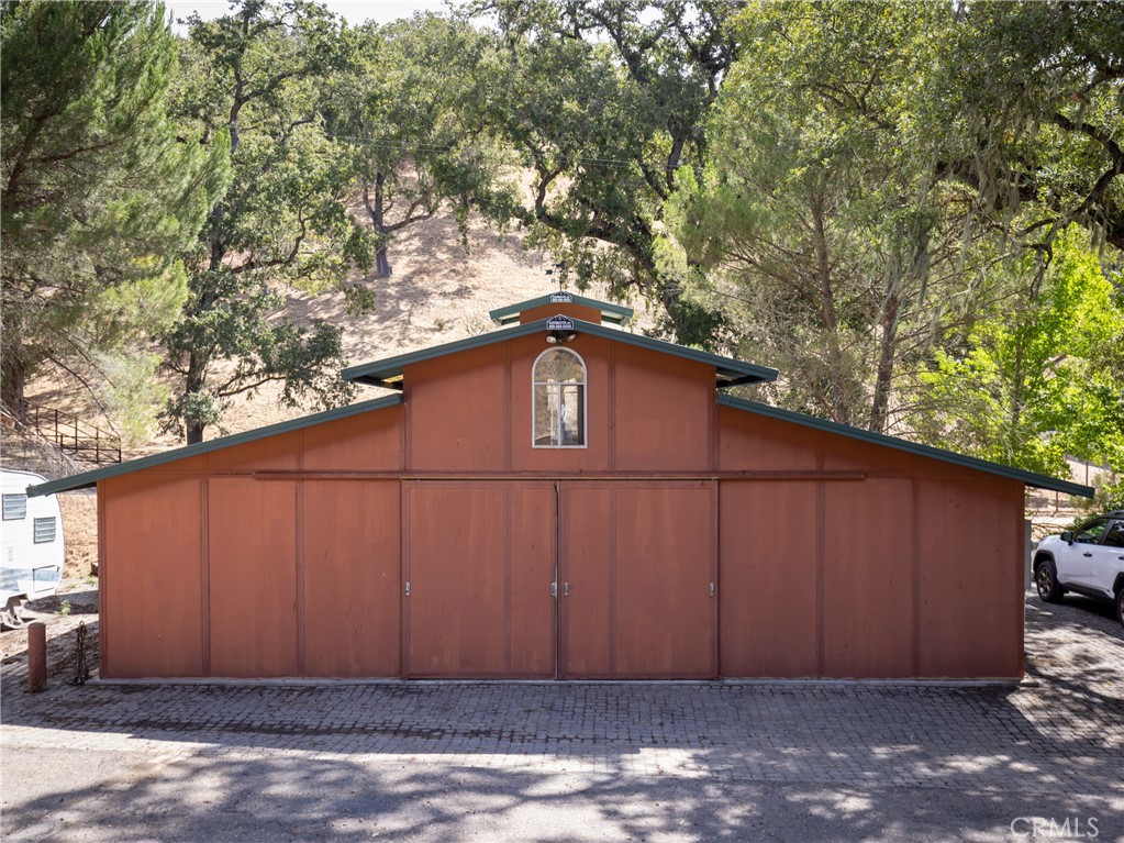 14405 Santa Lucia Road Atascadero, CA 93422 - Photo 11 of 26 1000 +/- sq ft barn/shop