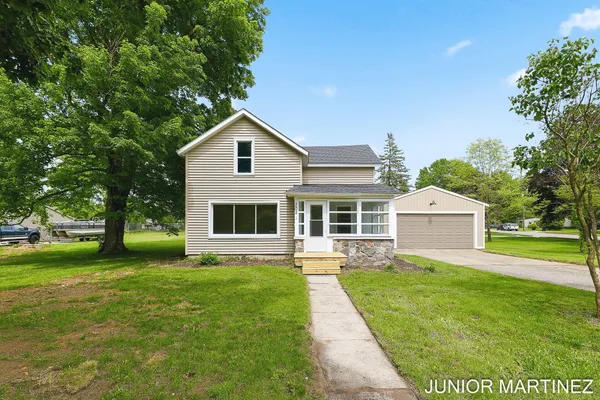 $250,000 | 204 North Sherwood Avenue, Plainwell, MI 49080