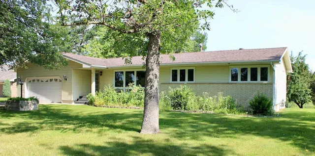 $280,000 | 1805 Nelson Drive, Thief River Falls, MN 56701