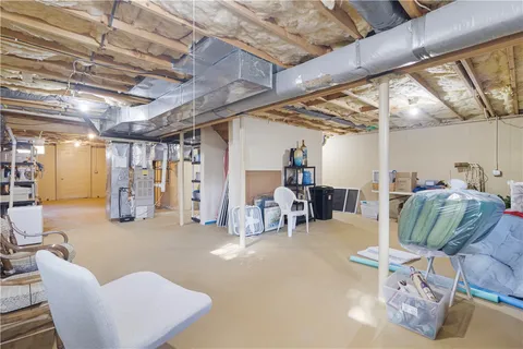 $889,000 | 22 Beech Tree Place, South Kingstown, RI 02879