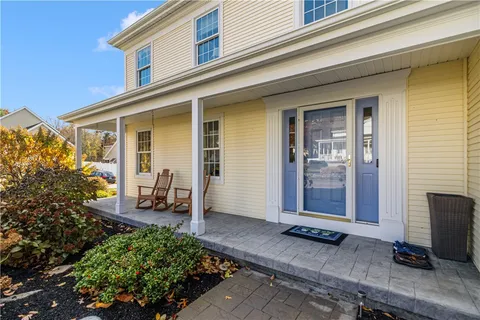 $889,000 | 22 Beech Tree Place, South Kingstown, RI 02879