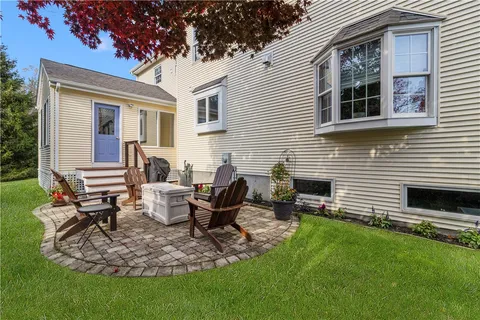 $889,000 | 22 Beech Tree Place, South Kingstown, RI 02879