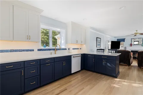 $889,000 | 22 Beech Tree Place, South Kingstown, RI 02879