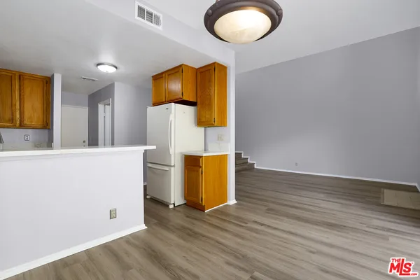 $589,000 | 22911 Banyan Place, Unit 242, Santa Clarita, CA 91390