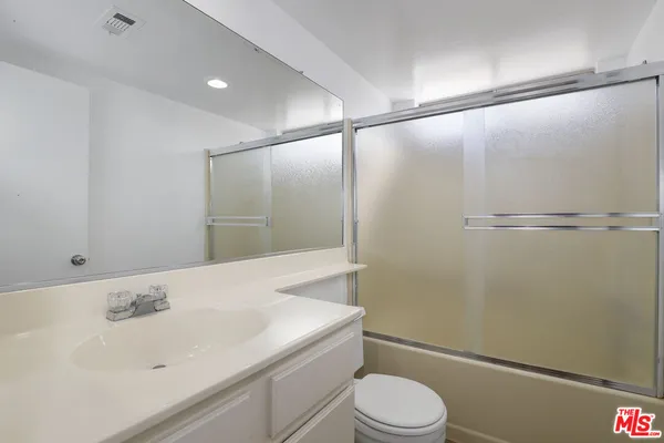 $589,000 | 22911 Banyan Place, Unit 242, Santa Clarita, CA 91390