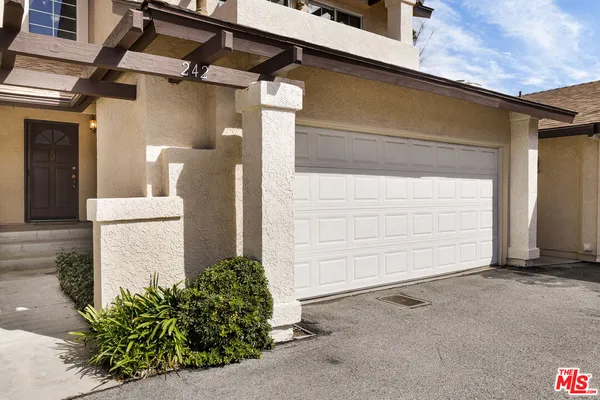 $589,000 | 22911 Banyan Place, Unit 242, Santa Clarita, CA 91390