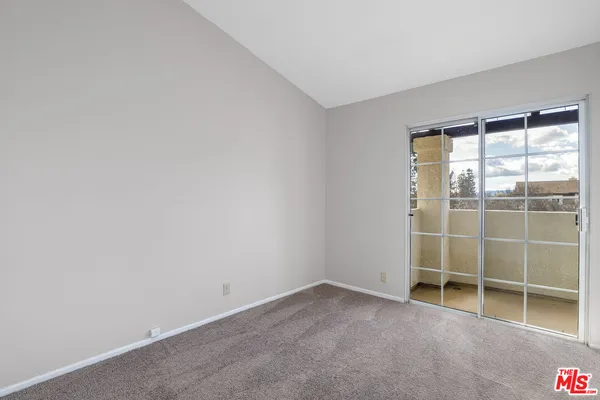 $589,000 | 22911 Banyan Place, Unit 242, Santa Clarita, CA 91390