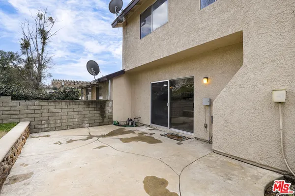 $589,000 | 22911 Banyan Place, Unit 242, Santa Clarita, CA 91390