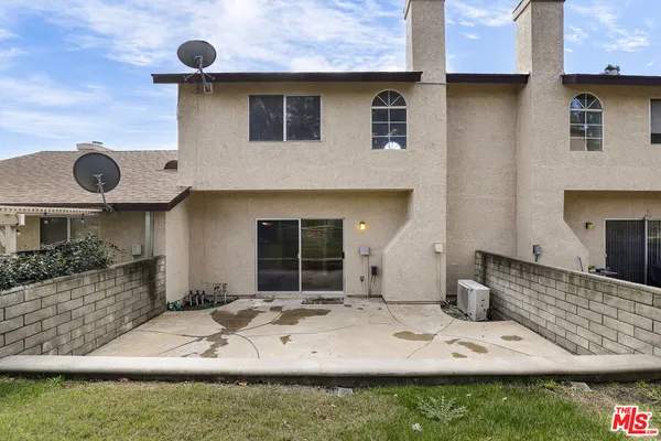 $589,000 | 22911 Banyan Place, Unit 242, Santa Clarita, CA 91390