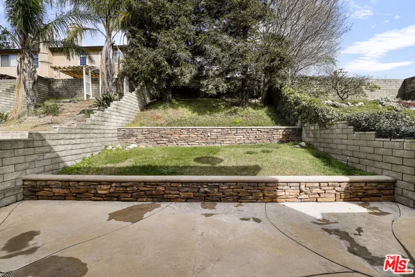 $589,000 | 22911 Banyan Place, Unit 242, Santa Clarita, CA 91390