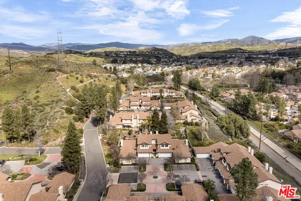 $589,000 | 22911 Banyan Place, Unit 242, Santa Clarita, CA 91390