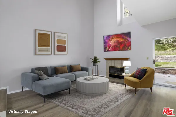 $589,000 | 22911 Banyan Place, Unit 242, Santa Clarita, CA 91390