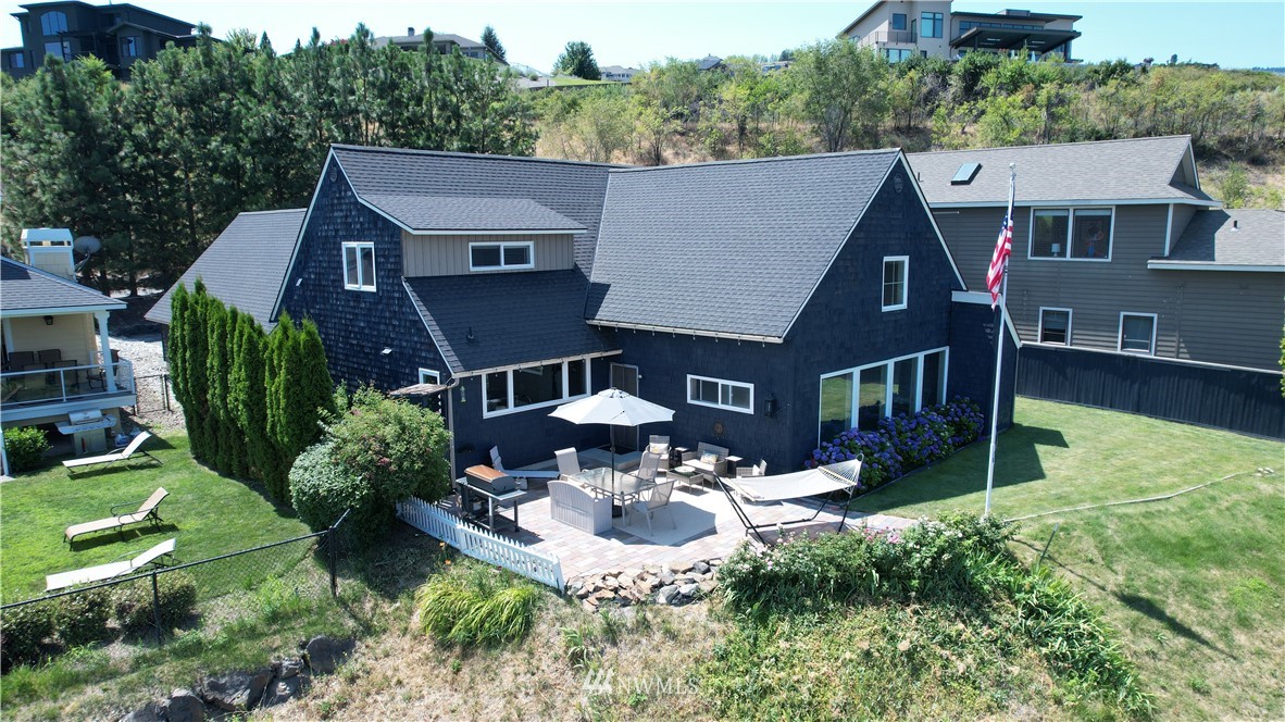 955 South Lakeshore Road Chelan, WA 98816 - Photo 1 of 33 Gallery Image 1