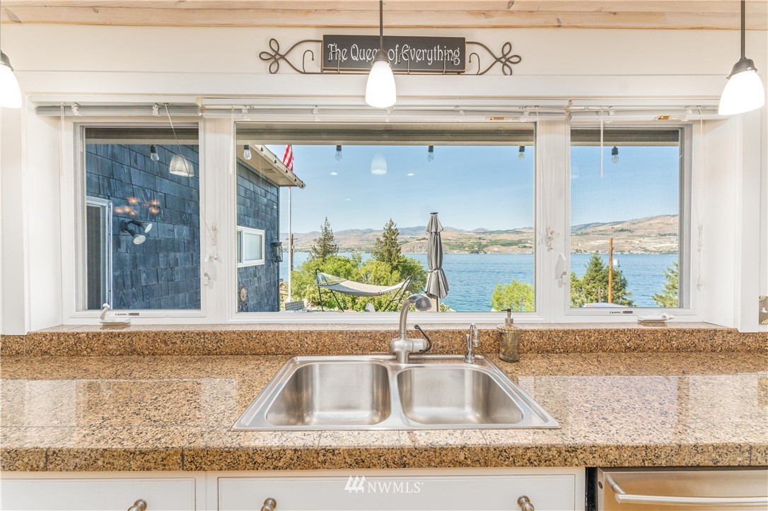 955 South Lakeshore Road Chelan, WA 98816 - Photo 11 of 33 Gallery Image 11