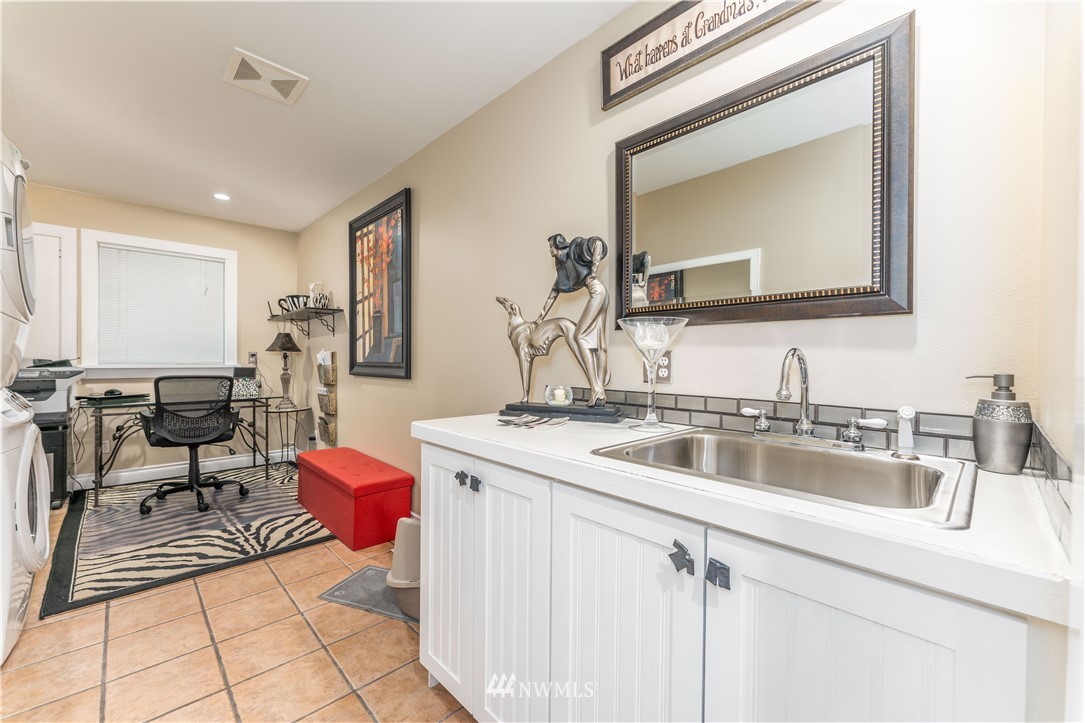 955 South Lakeshore Road Chelan, WA 98816 - Photo 14 of 33 Gallery Image 14