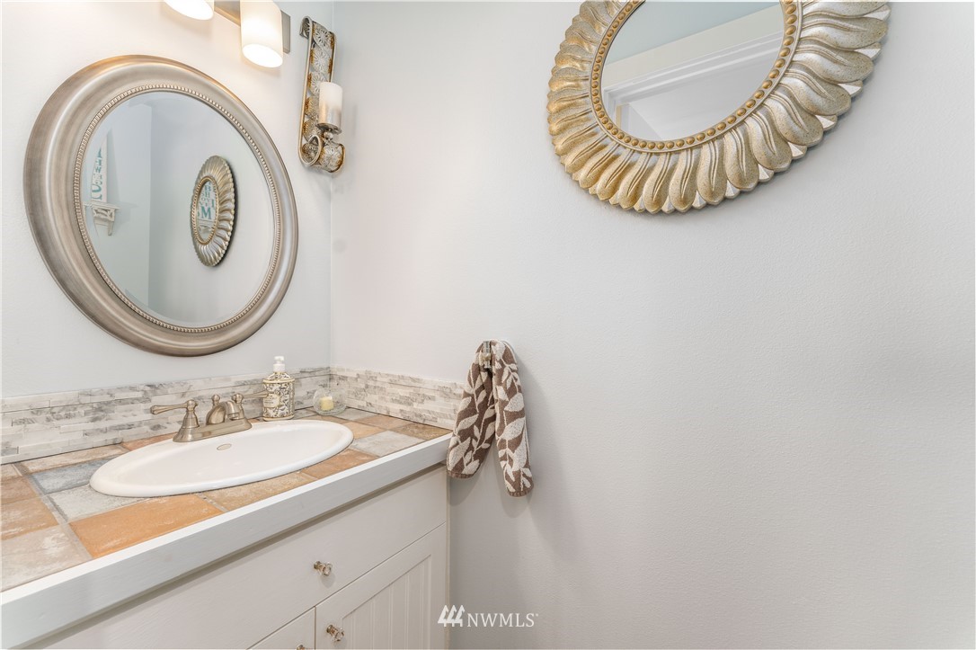 955 South Lakeshore Road Chelan, WA 98816 - Photo 15 of 33 Gallery Image 15