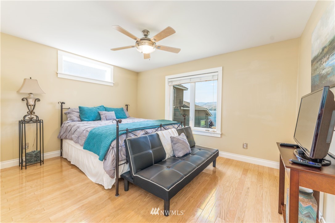 955 South Lakeshore Road Chelan, WA 98816 - Photo 21 of 33 Gallery Image 21