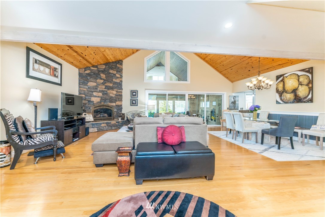 955 South Lakeshore Road Chelan, WA 98816 - Photo 6 of 33 Gallery Image 6