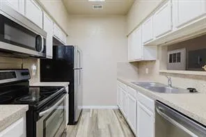 $2,350 | 2901 San Jacinto Boulevard, Unit 205, Austin, TX 78705