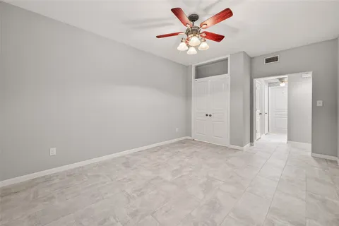 $194,900 | 2400 North Braeswood Boulevard, Unit 129, Houston, TX 77030