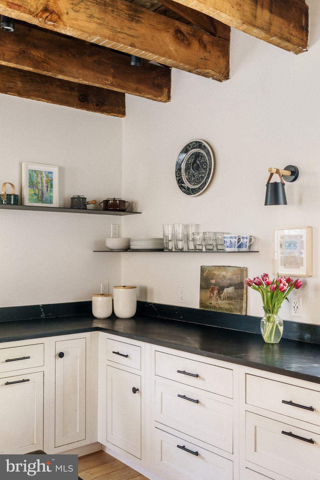 8139 Shawnee Street Philadelphia, PA 19118 - Photo 17 of 41