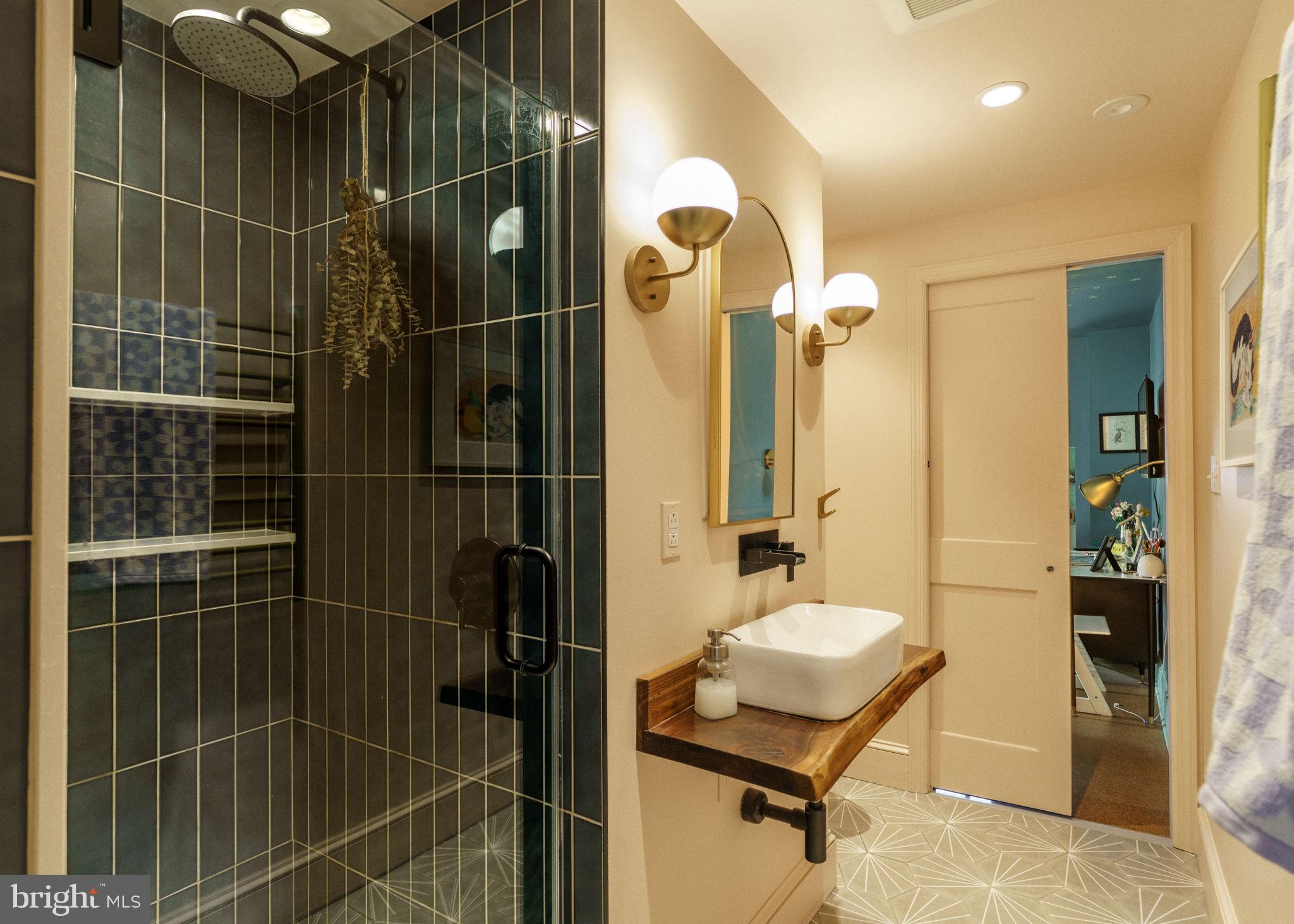 8139 Shawnee Street Philadelphia, PA 19118 - Photo 32 of 41 3rd floor bath