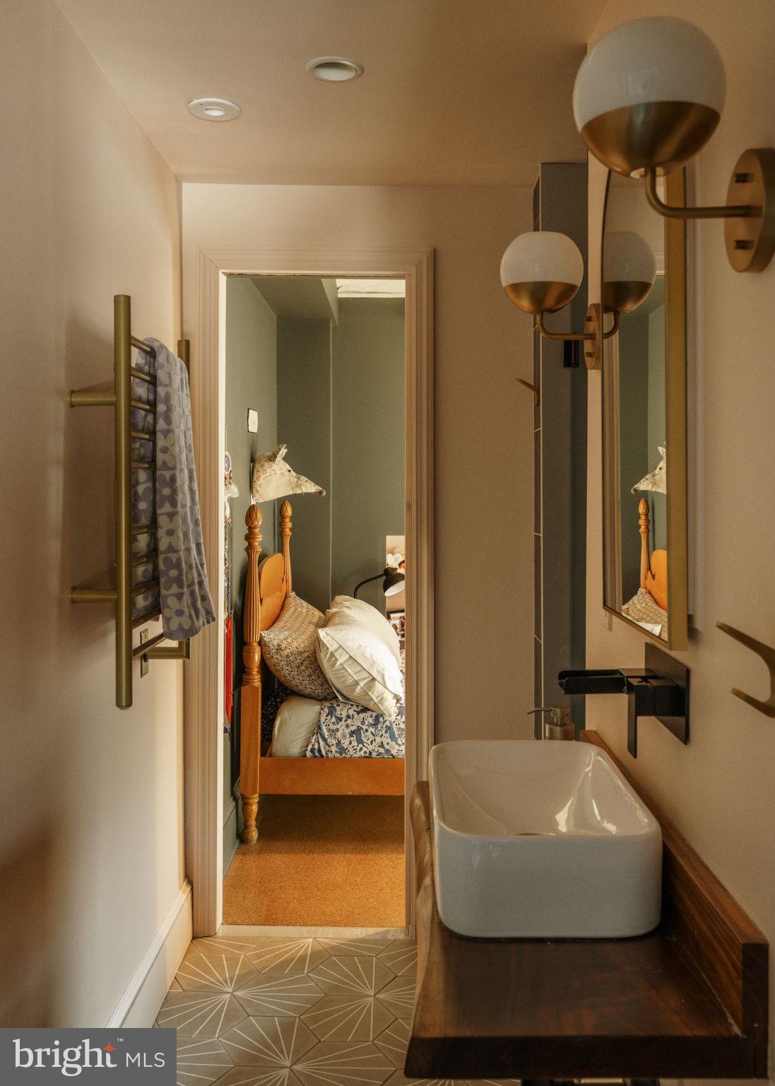 8139 Shawnee Street Philadelphia, PA 19118 - Photo 33 of 41 3rd floor bath