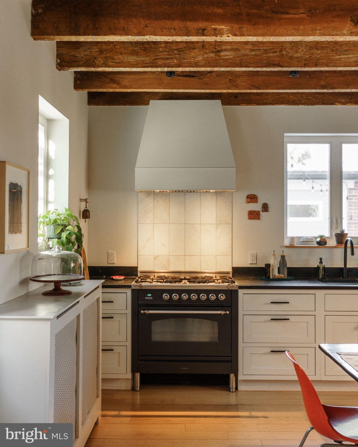 8139 Shawnee Street Philadelphia, PA 19118 - Photo 10 of 41