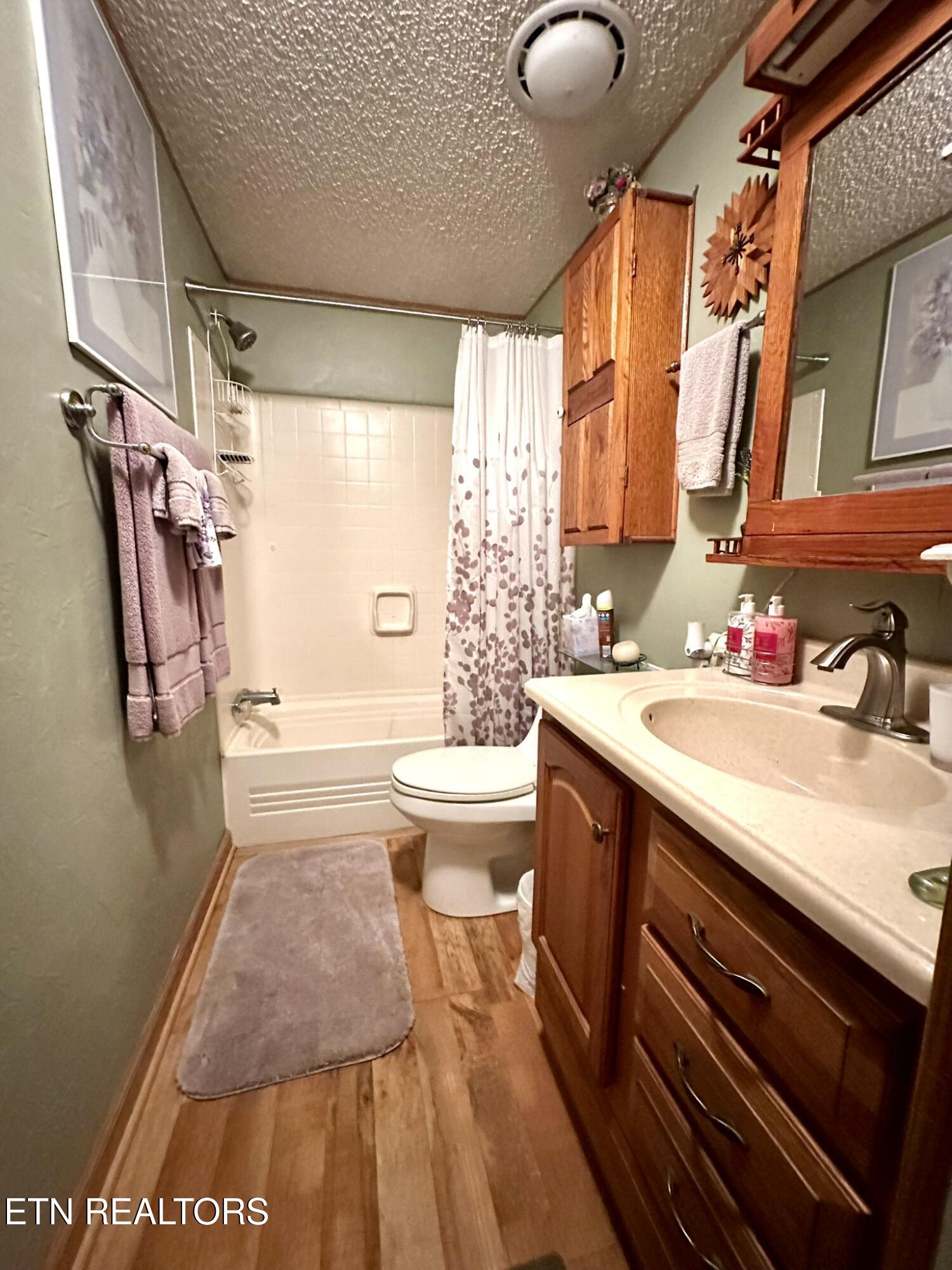 111 Old Springs Road Maynardville, TN 37807 - Photo 28 of 33 Main bathroom