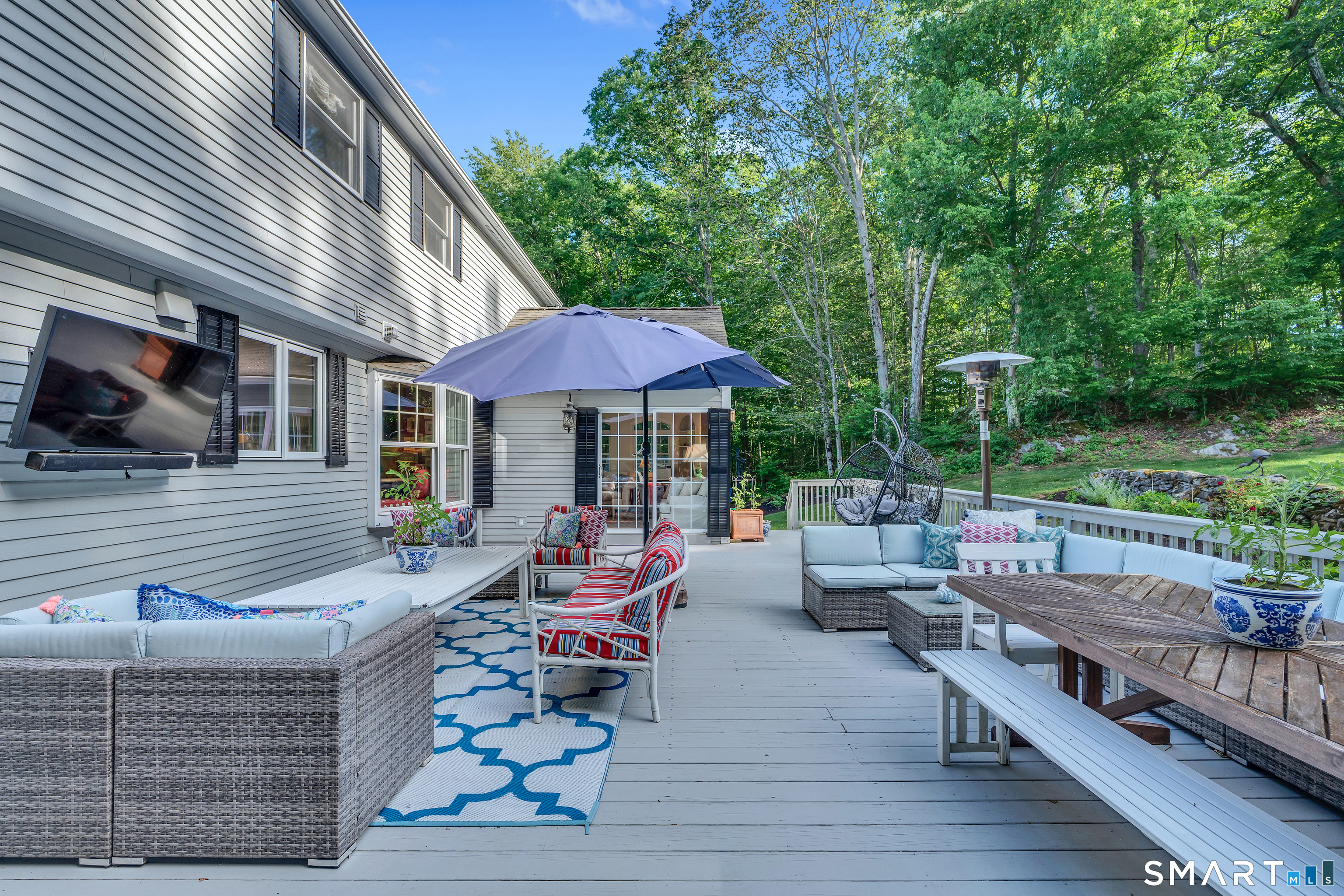 51 Country Way Madison, CT 06443 - Photo 29 of 34 Watch a movie under the stars