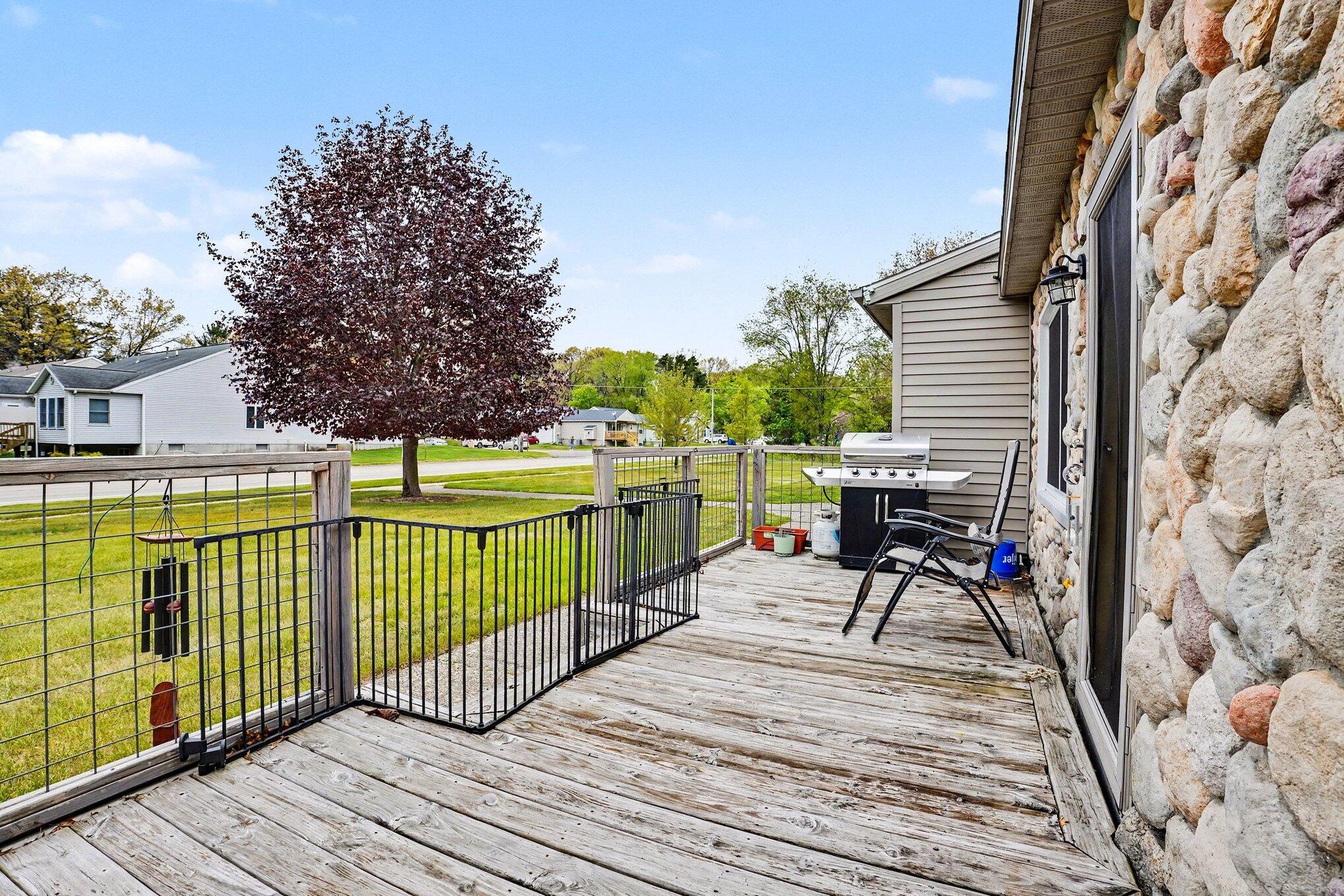 18210 Mohawk Drive, Unit 2 Spring Lake, MI 49456 - Photo 3 of 23 003_file_8340