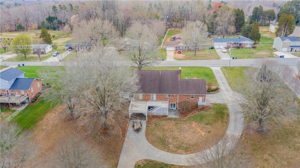 555 Barnes Road Winston-Salem, NC 27107 - Photo 3 of 48 Gallery Image 3