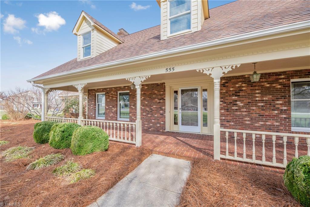 555 Barnes Road Winston-Salem, NC 27107 - Photo 4 of 48 Gallery Image 4