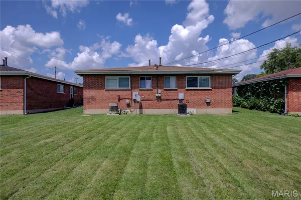 $1,260 | 10788 Tropic Drive, St. Ann, MO 63074