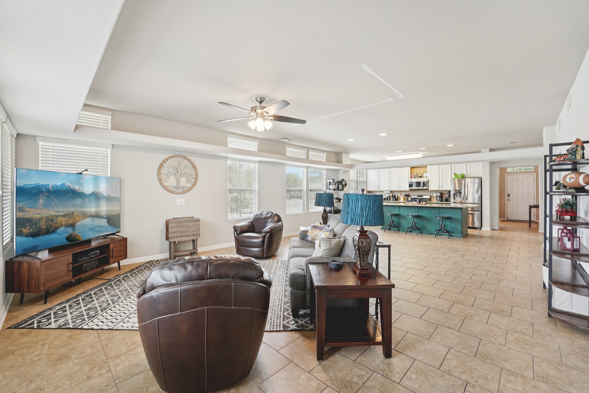 1048 Sanders Kyle, TX 78640 - Photo 4 of 18 a living room with furniture and a flat screen tv