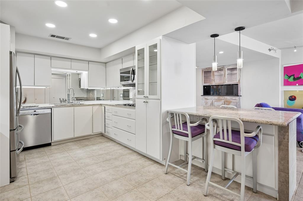 5200 Keller Springs Road, Unit 730 Dallas, TX 75248 - Photo 8 of 35 Gallery Image 8