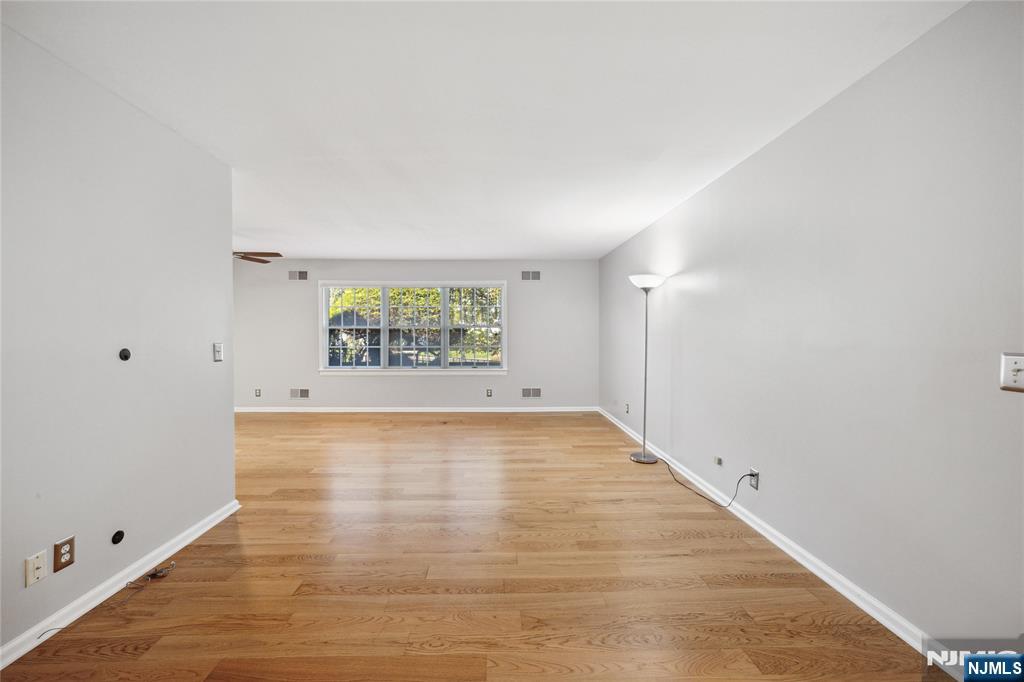 70 Harristown Road, Unit 1 Fair Lawn, NJ 07410 - Photo 9 of 21
