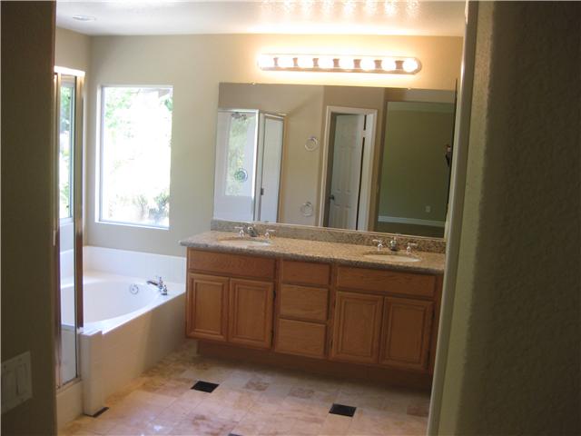 224 Manzanilla Way Oceanside, CA 92057 - Photo 13 of 22