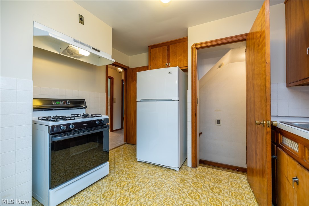 1506 West Schaaf Road Cleveland, OH 44109 - Photo 4 of 25 Gallery Image 4