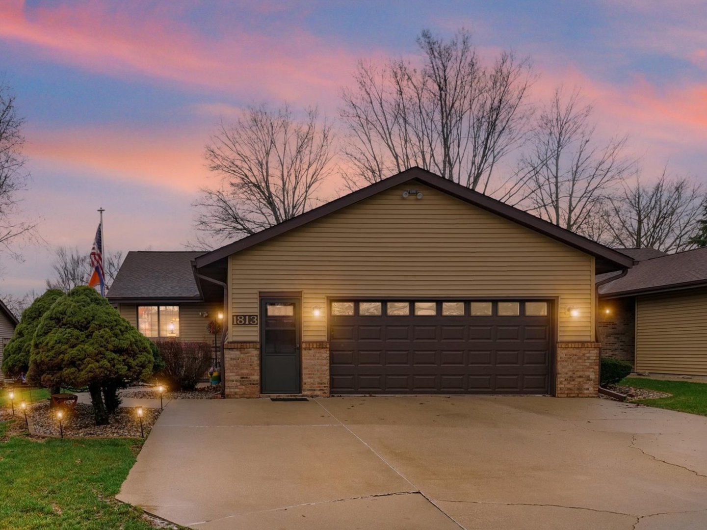 1813 Willow View Road Urbana, IL 61802 - Photo 1 of 29 Gallery Image 1