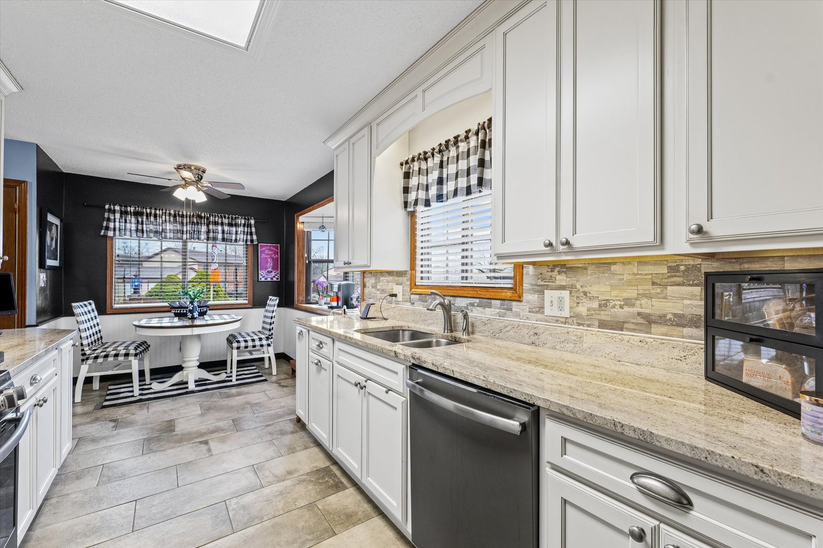 1813 Willow View Road Urbana, IL 61802 - Photo 13 of 29 Gallery Image 13