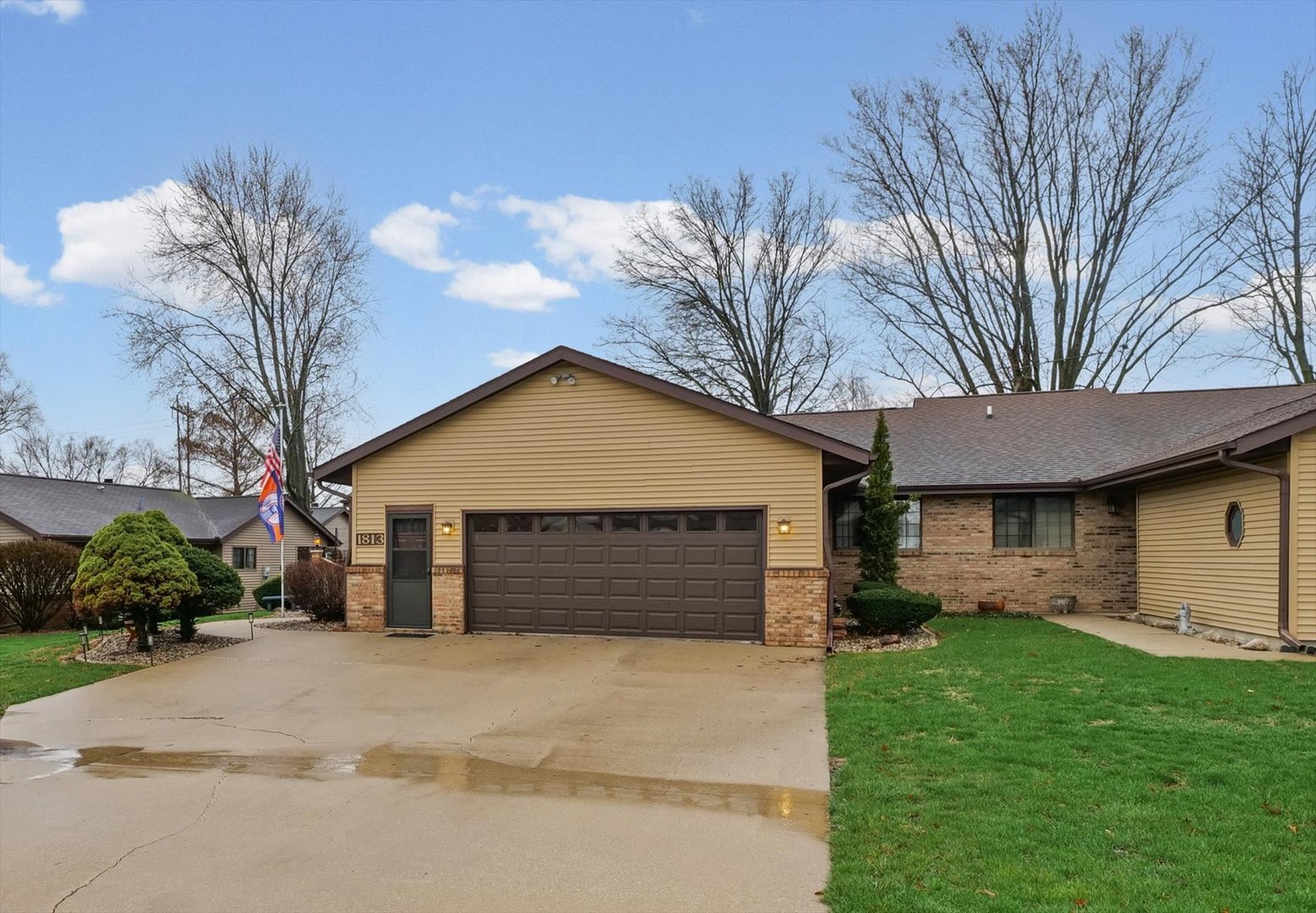 1813 Willow View Road Urbana, IL 61802 - Photo 3 of 29 Gallery Image 3