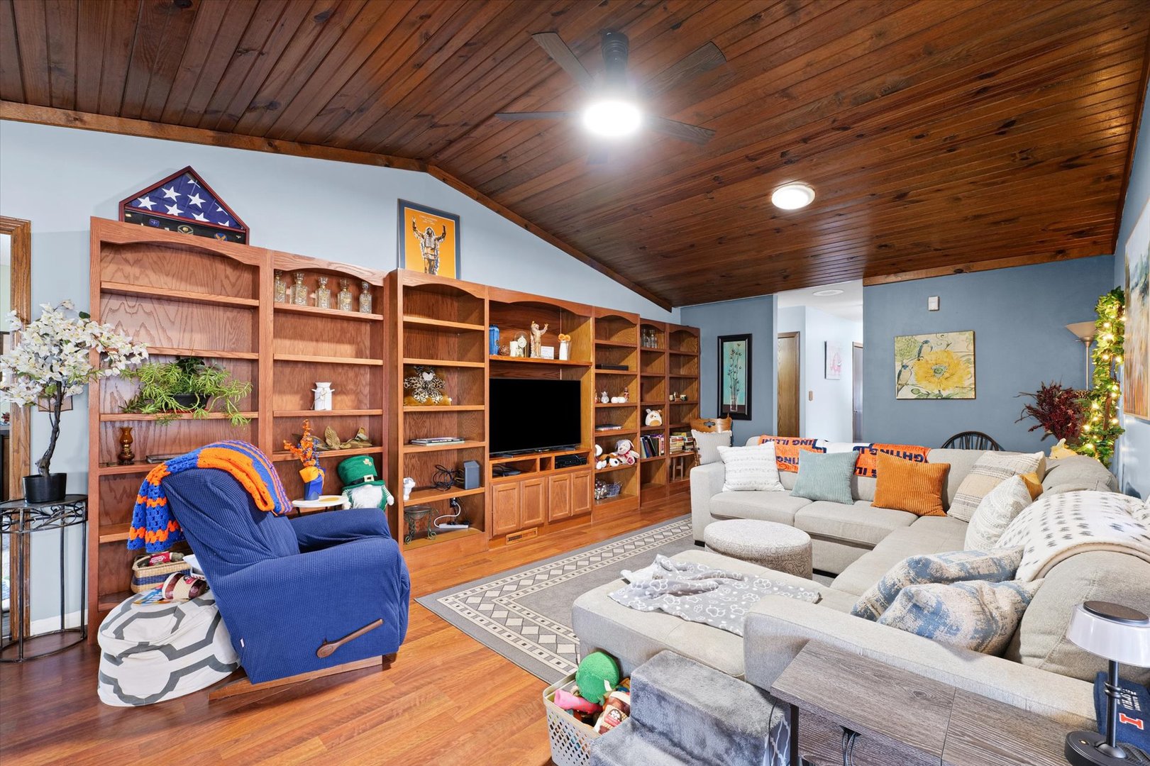 1813 Willow View Road Urbana, IL 61802 - Photo 6 of 29 Gallery Image 6