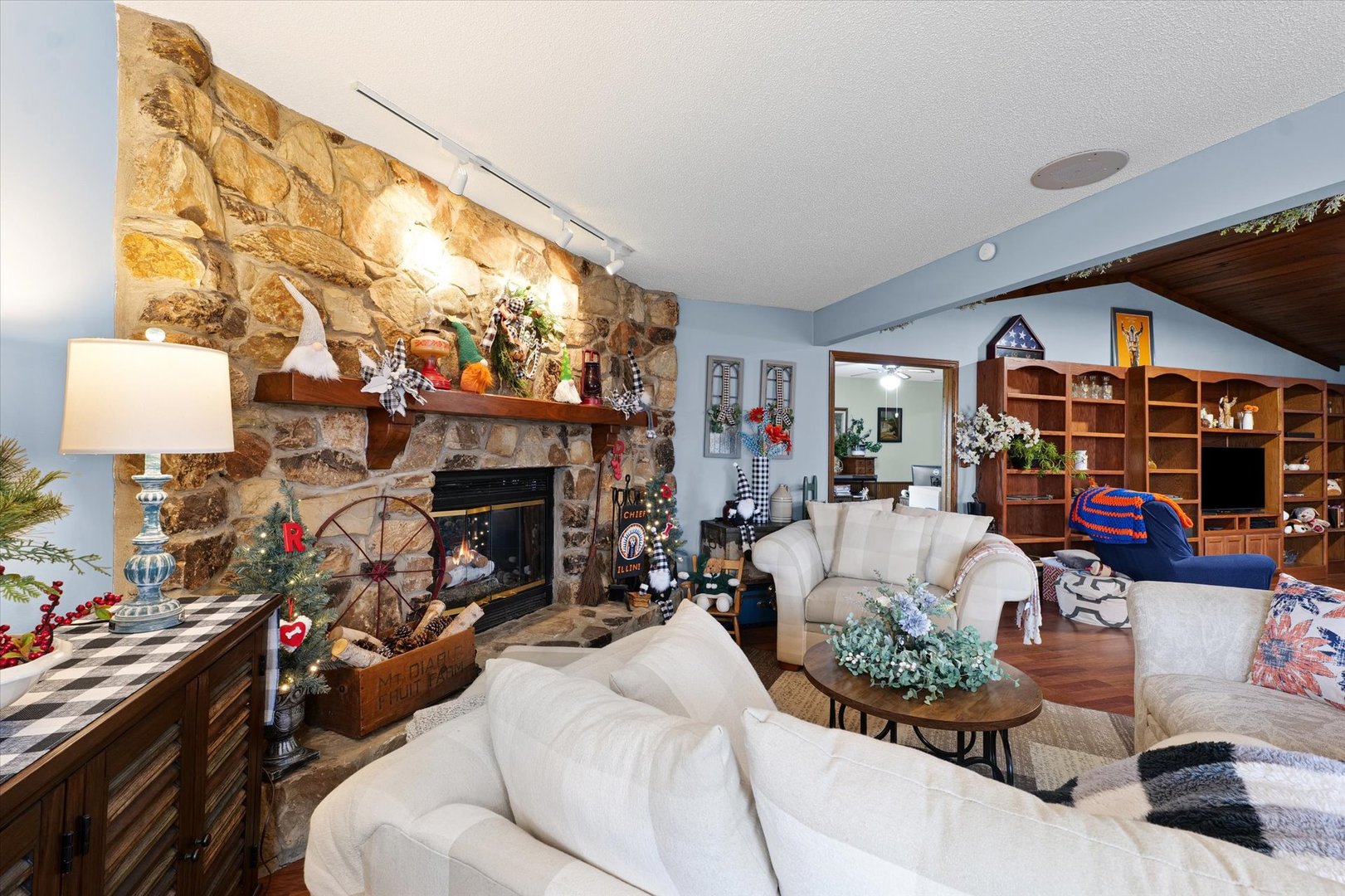 1813 Willow View Road Urbana, IL 61802 - Photo 9 of 29 Gallery Image 9