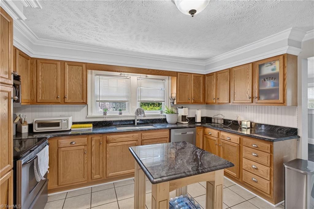 2441 Cunningham Road Thomasville, NC 27360 - Photo 15 of 43