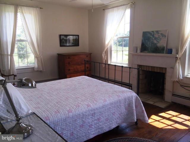 4920 Gregory Road Cambridge, MD 21613 - Photo 18 of 23 Master bedroom