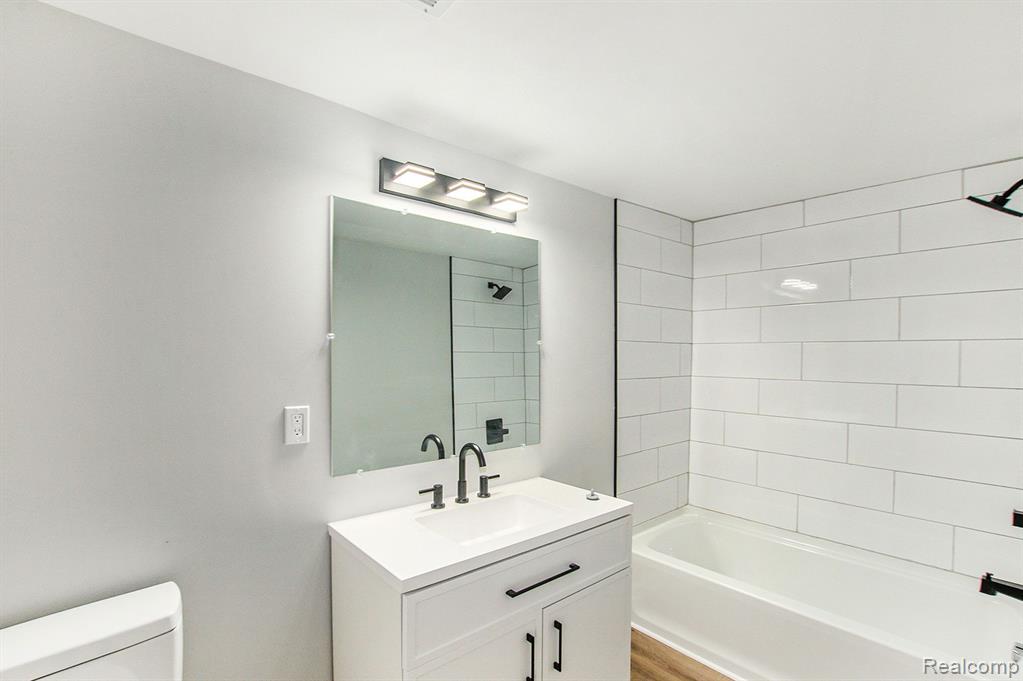 4417 Ballard Road Lansing, MI 48911 - Photo 14 of 31
