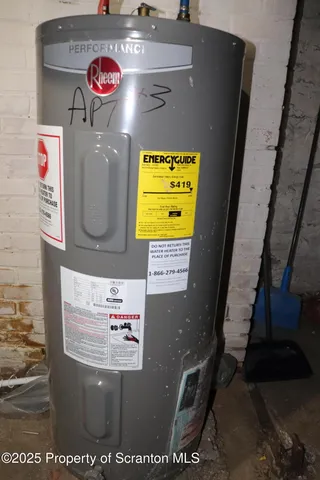 $975 | 105 Sambourne Street, Unit 3, Wilkes Barre, PA 18701